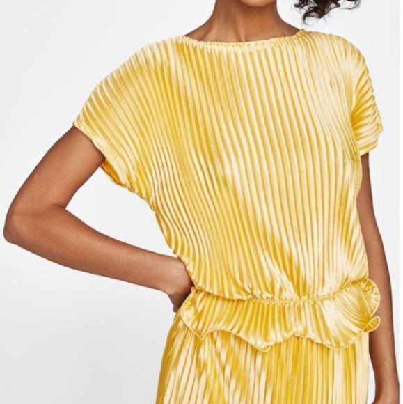 Zara Pleated top - Picture 10 of 12